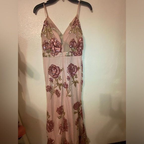 Dress - Picture 6 of 11